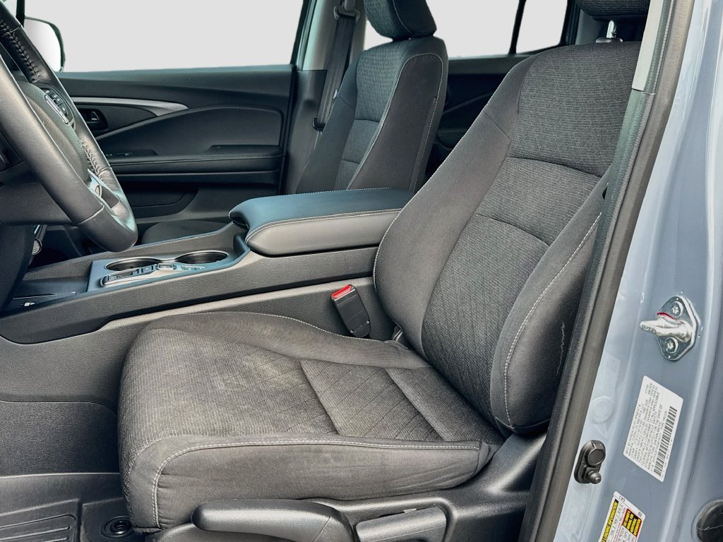 Used 2025 Honda Ridgeline Sport image 18