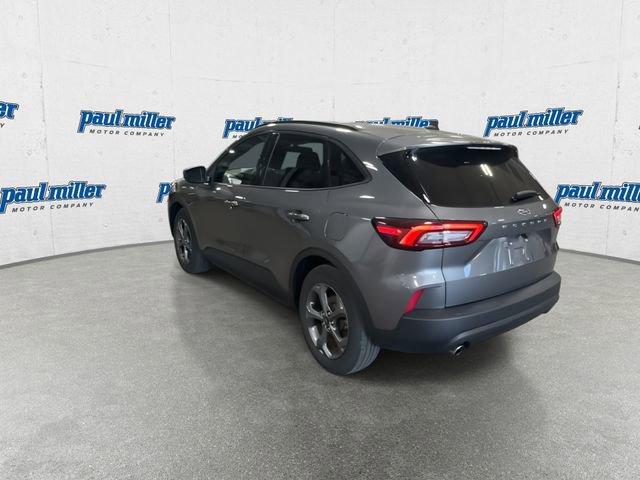 Certified 2025 Ford Escape ST-Line FWD image 8