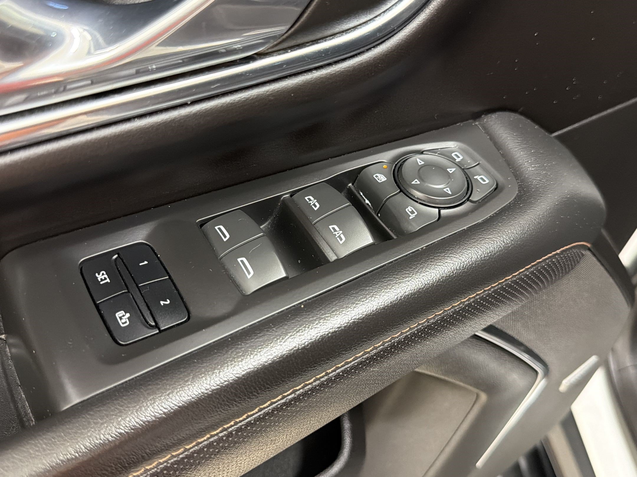 Used 2023 GMC Yukon XL AT4 AWD/4WD image 26