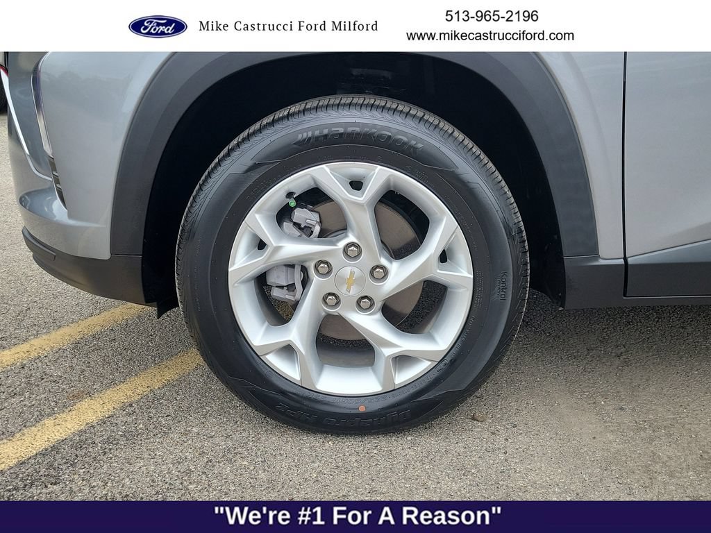 Used 2024 Chevrolet Trax LS w/ LS Convenience Package FWD image 9