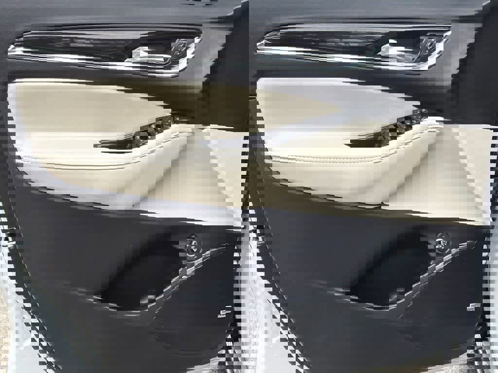 Used 2023 Buick Enclave Essence w/ Experience Buick Package image 11