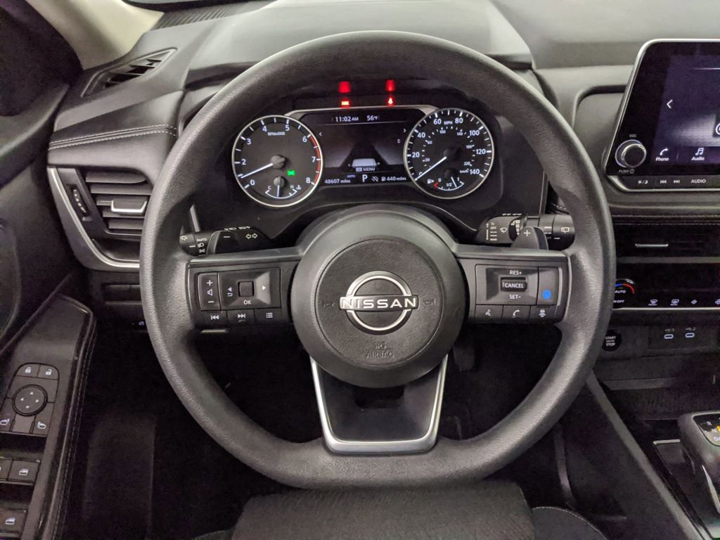 Used 2024 Nissan Rogue SV image 10