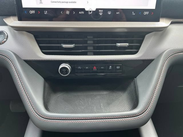Certified 2025 Ford Explorer Active w/ Active Comfort Package AWD/4WD image 22
