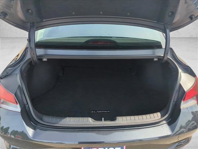 Used 2023 Hyundai Elantra SEL FWD image 9