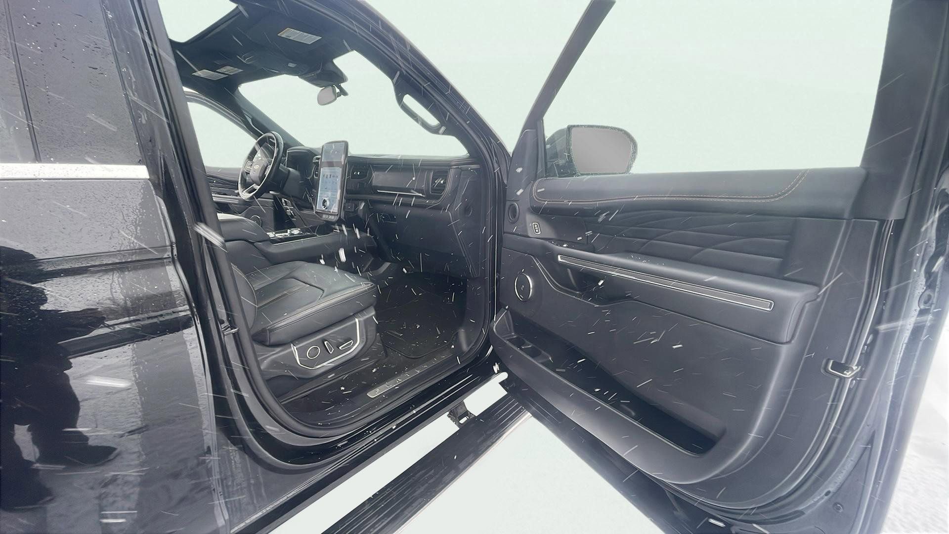 Certified 2023 Ford Expedition Max Platinum image 17