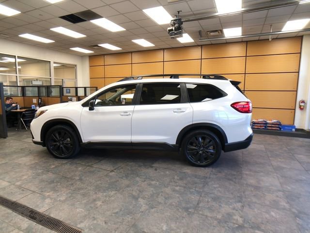 Used 2022 Subaru Ascent Onyx Edition image 2