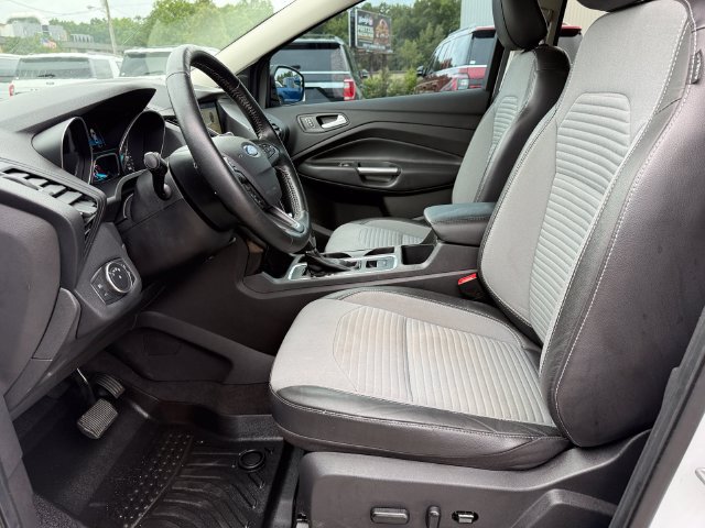Certified 2019 Ford Escape SE FWD image 18
