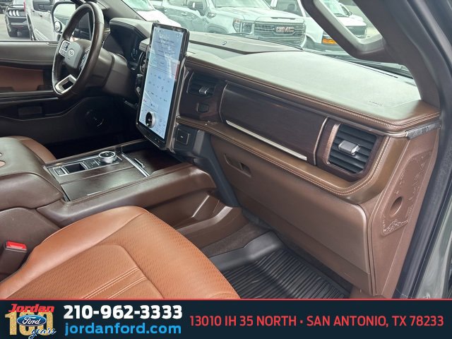 Certified 2022 Ford Expedition Max King Ranch image 16