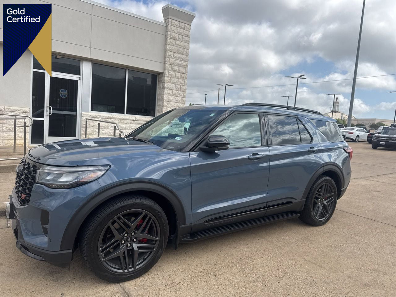 Certified 2025 Ford Explorer ST image 1