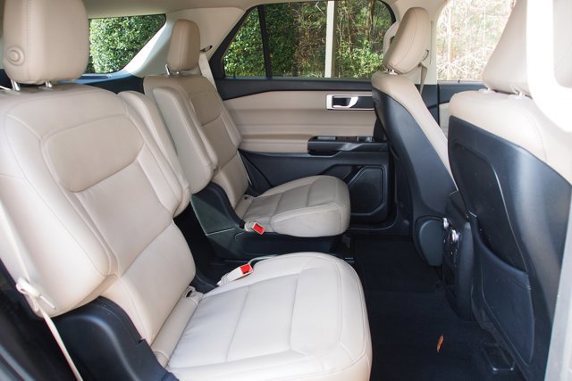 Certified 2020 Ford Explorer XLT w/ Equipment Group 202A image 13