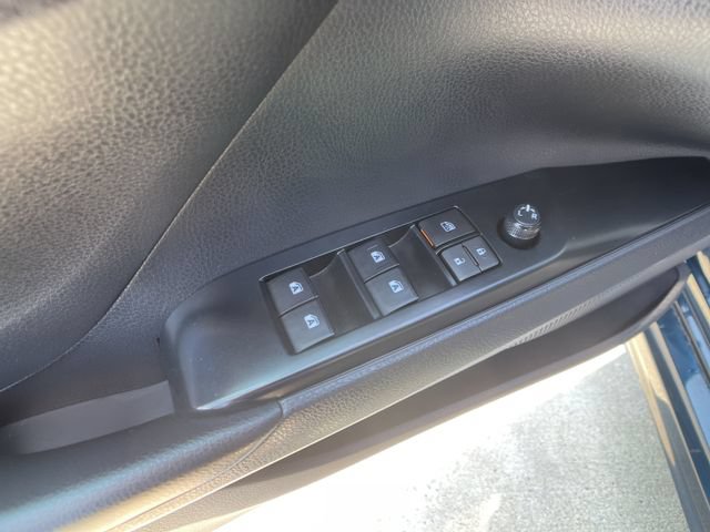 Used 2019 Toyota Camry SE w/ Audio Package FWD image 12