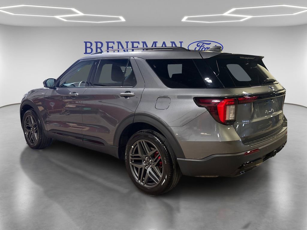 Certified 2025 Ford Explorer ST-Line w/ ST-Line Street Pack image 3