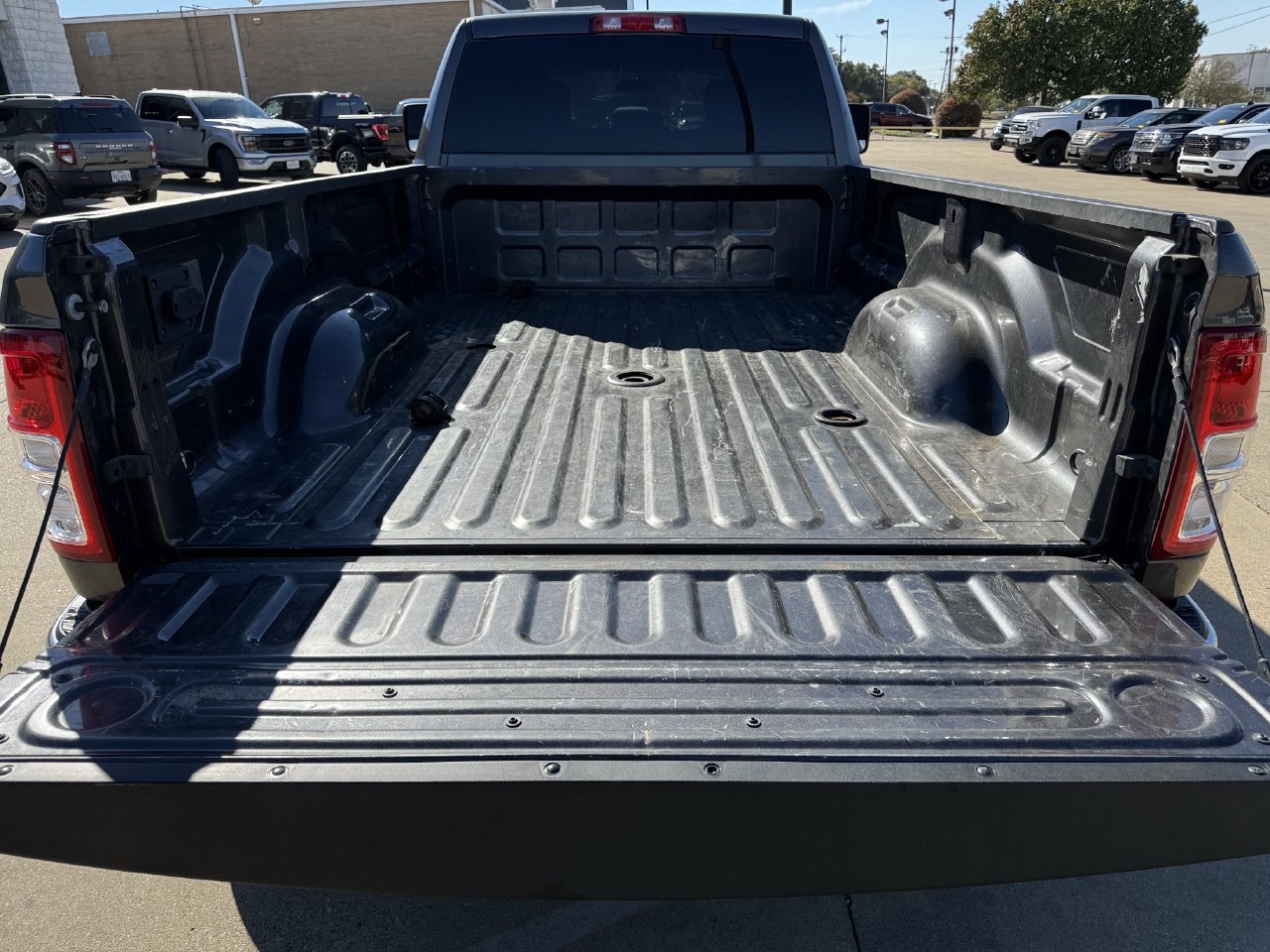 Used 2024 RAM 3500 Tradesman w/ Chrome Appearance Group AWD/4WD image 27