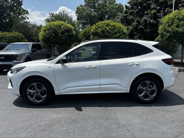 Certified 2023 Ford Escape ST-Line w/ Tech Pack #1 AWD/4WD image 8