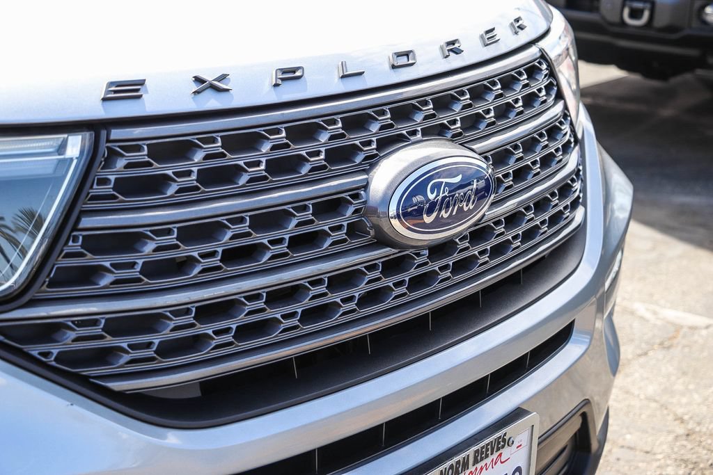 Certified 2021 Ford Explorer XLT w/ Equipment Group 202A RWD image 7