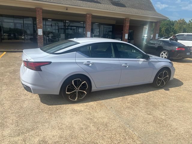 Used 2025 Nissan Altima 2.5 SR FWD image 5