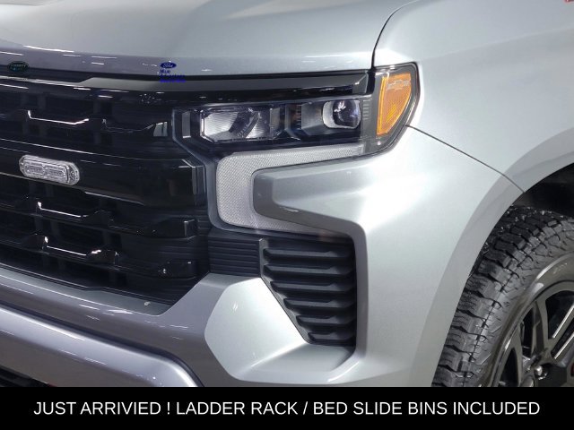 Used 2025 Chevrolet Silverado 1500 RST w/ Redline Edition AWD/4WD image 9