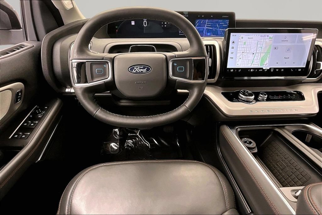 Certified 2025 Ford Expedition Active AWD/4WD image 5