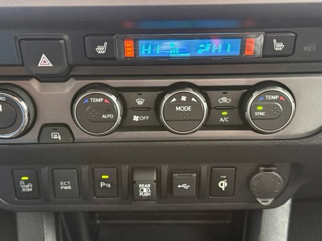 Used 2020 Toyota Tacoma TRD Sport w/ TRD Premium Sport Package AWD/4WD image 27