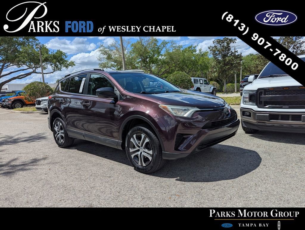 Used 2017 Toyota RAV4 LE image 1