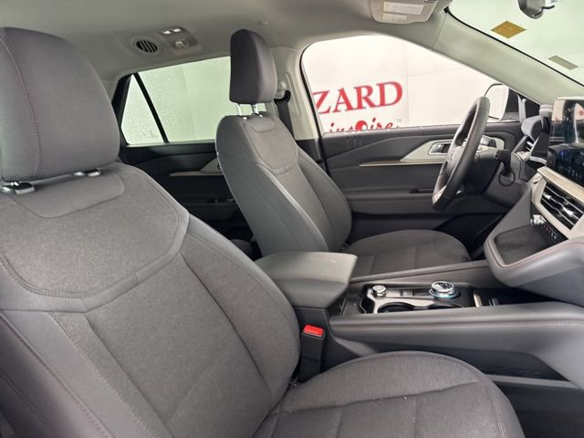 Certified 2025 Ford Explorer Active image 16