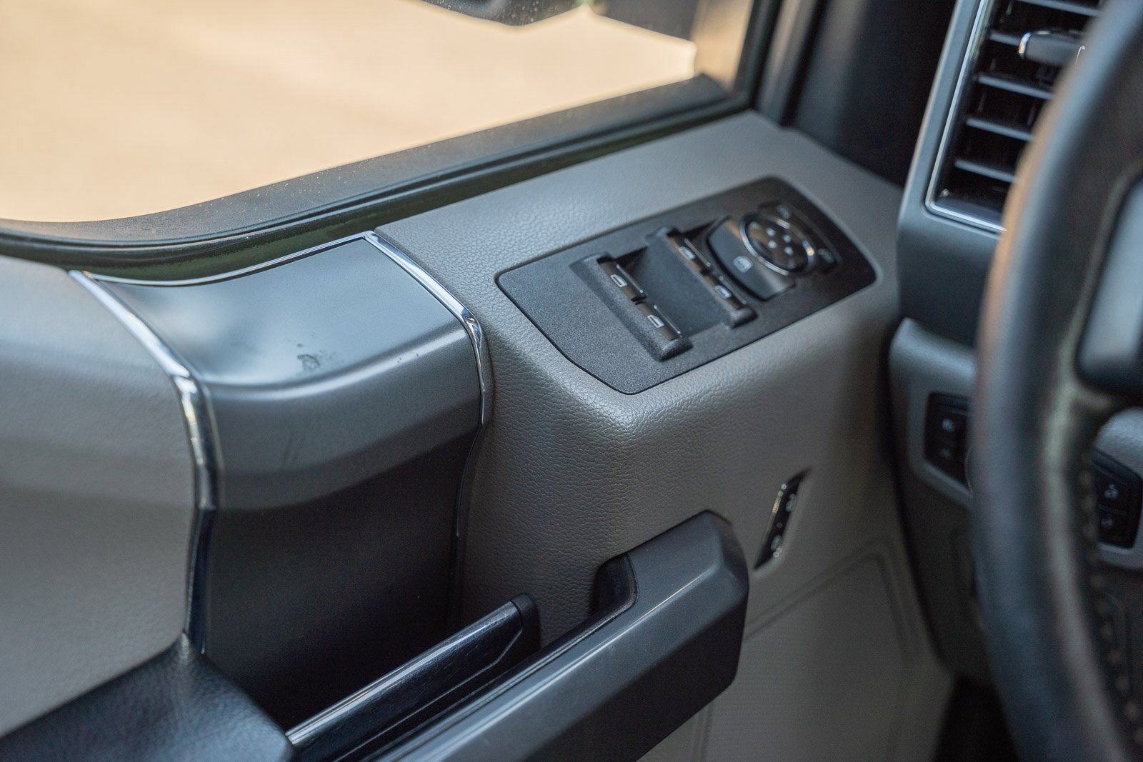 Certified 2019 Ford F150 XLT w/ Equipment Group 302A Luxury image 27