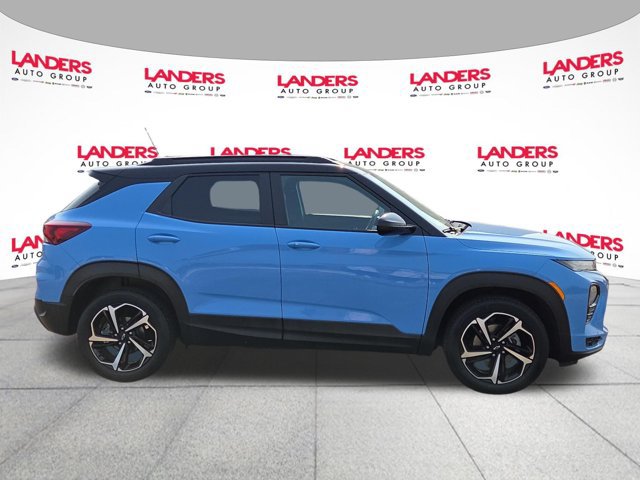Used 2023 Chevrolet TrailBlazer RS w/ Sun and Liftgate Package AWD/4WD image 2