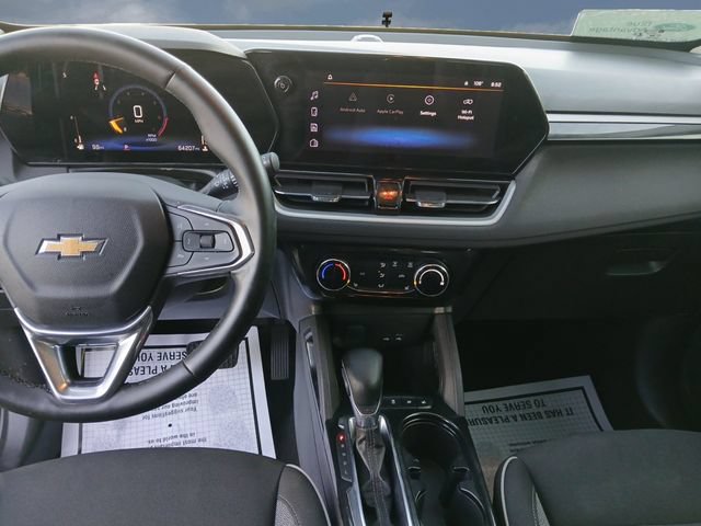 Used 2025 Chevrolet TrailBlazer LT w/ LT Cold Weather Package FWD image 11