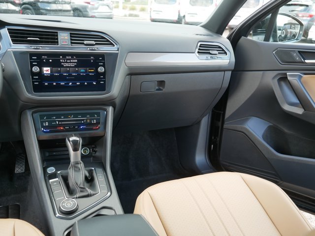 Used 2024 Volkswagen Tiguan SE AWD/4WD image 22