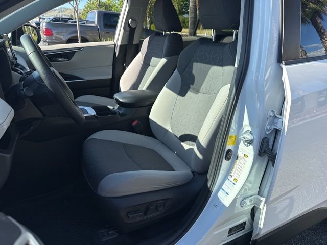 Used 2021 Toyota RAV4 XLE w/ Convenience Package AWD/4WD image 12