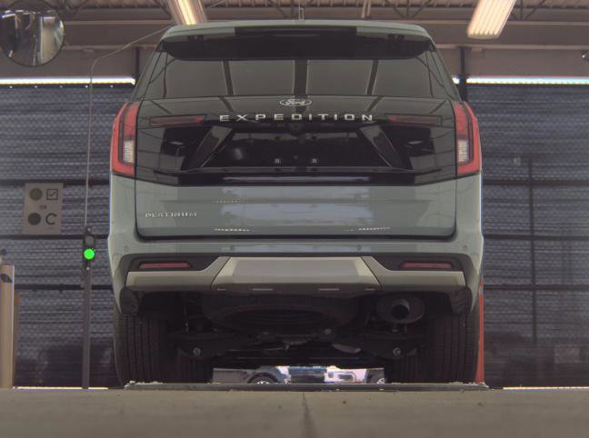 Certified 2025 Ford Expedition Platinum image 4