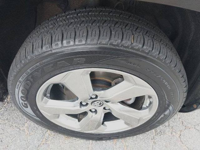 Used 2019 Toyota RAV4 Limited AWD/4WD image 10