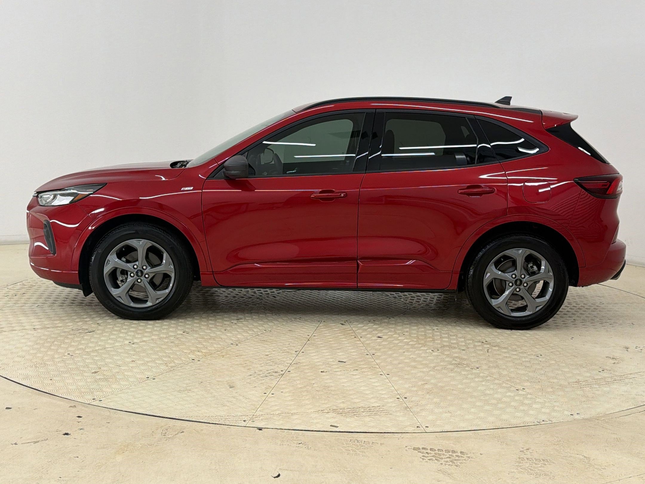 Certified 2024 Ford Escape ST-Line w/ Tech Pack #1 FWD image 2