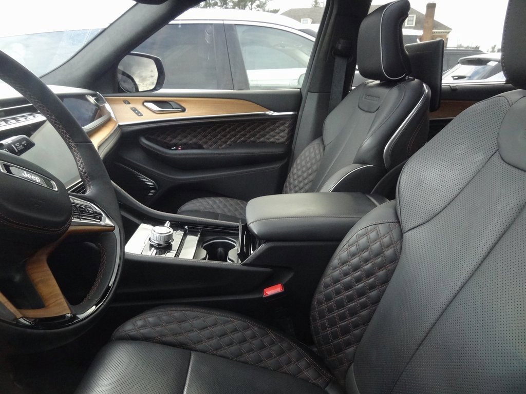 Used 2023 Jeep Grand Cherokee L Summit image 10