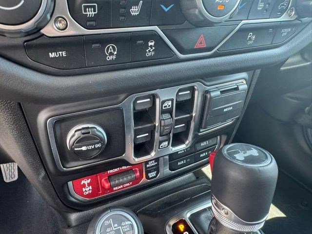 Used 2025 Jeep Wrangler Unlimited Rubicon AWD/4WD image 20