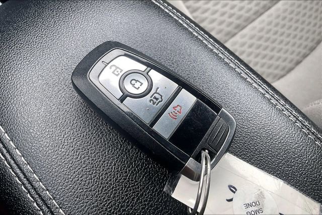 Certified 2022 Ford Escape SE w/ SE Sport Appearance Package image 11