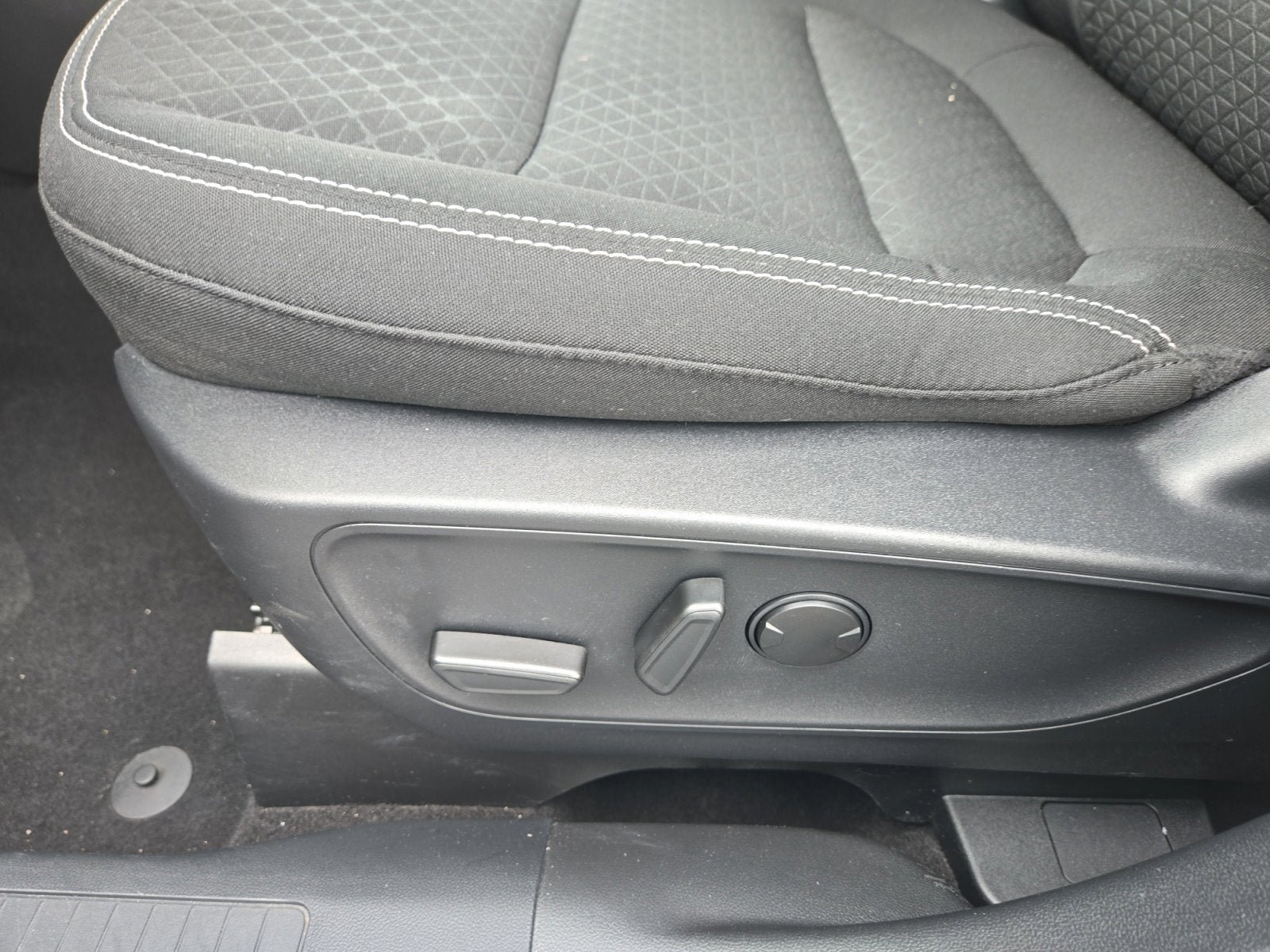 Certified 2024 Ford Escape Active AWD/4WD image 12