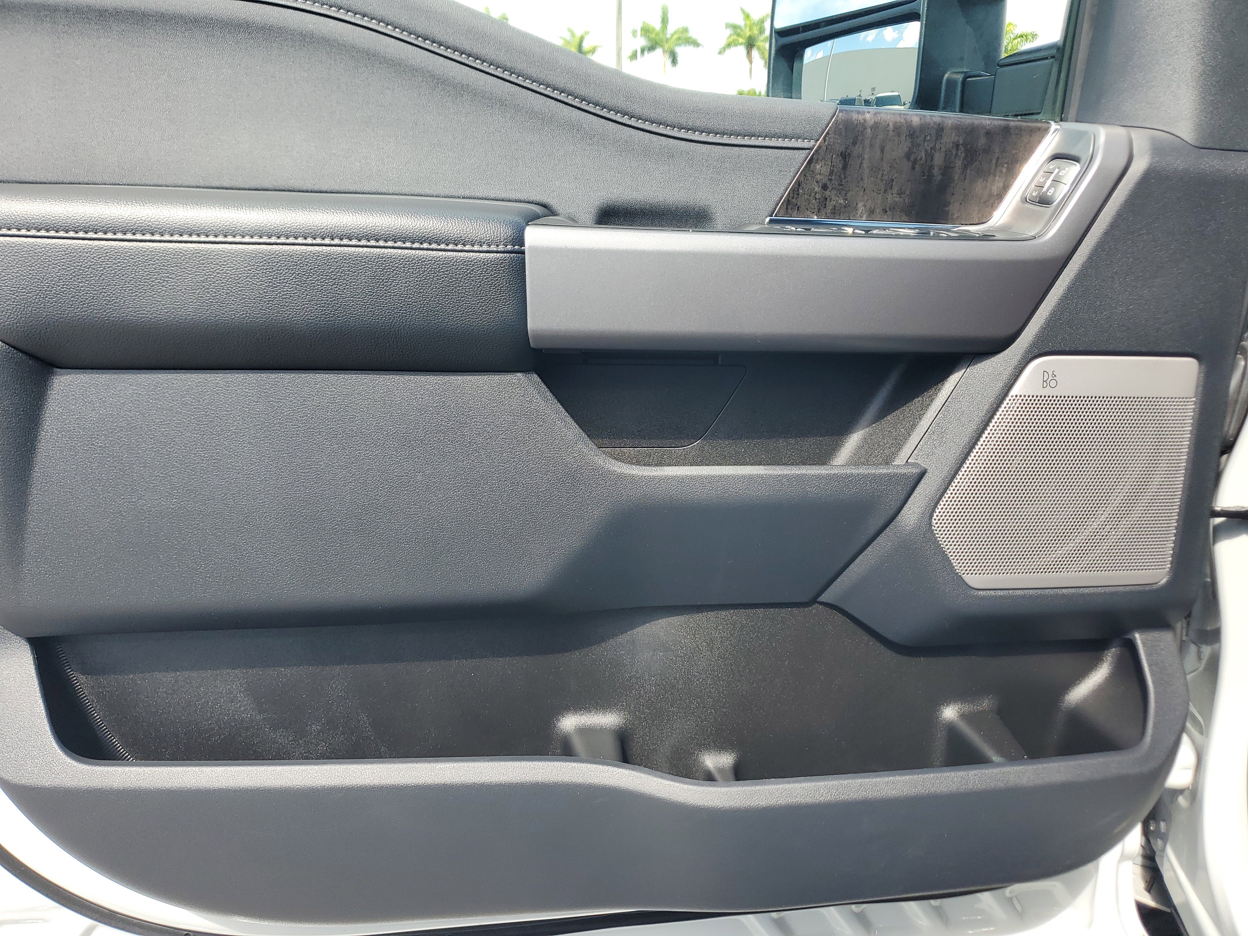 Certified 2025 Ford F250 Lariat w/ Lariat Ultimate Package image 25