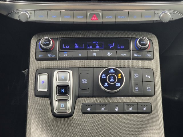 Used 2022 Hyundai Palisade Limited w/ Winter Package AWD/4WD image 23