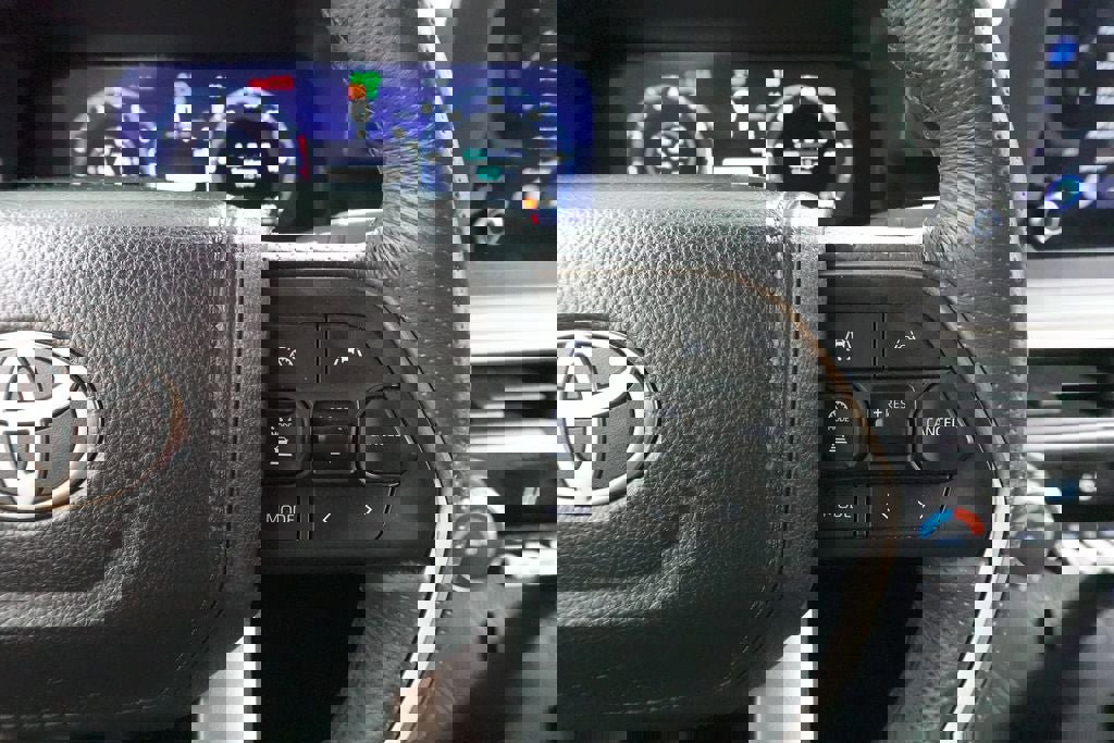 Used 2025 Toyota Tacoma TRD Off-Road image 13