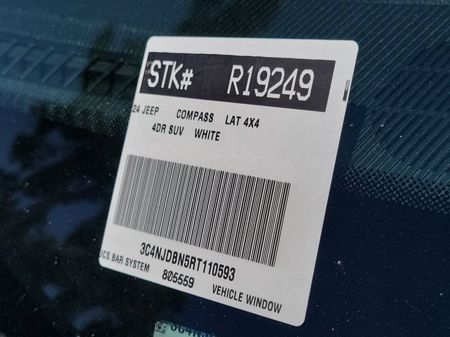 Used 2024 Jeep Compass Latitude AWD/4WD image 30