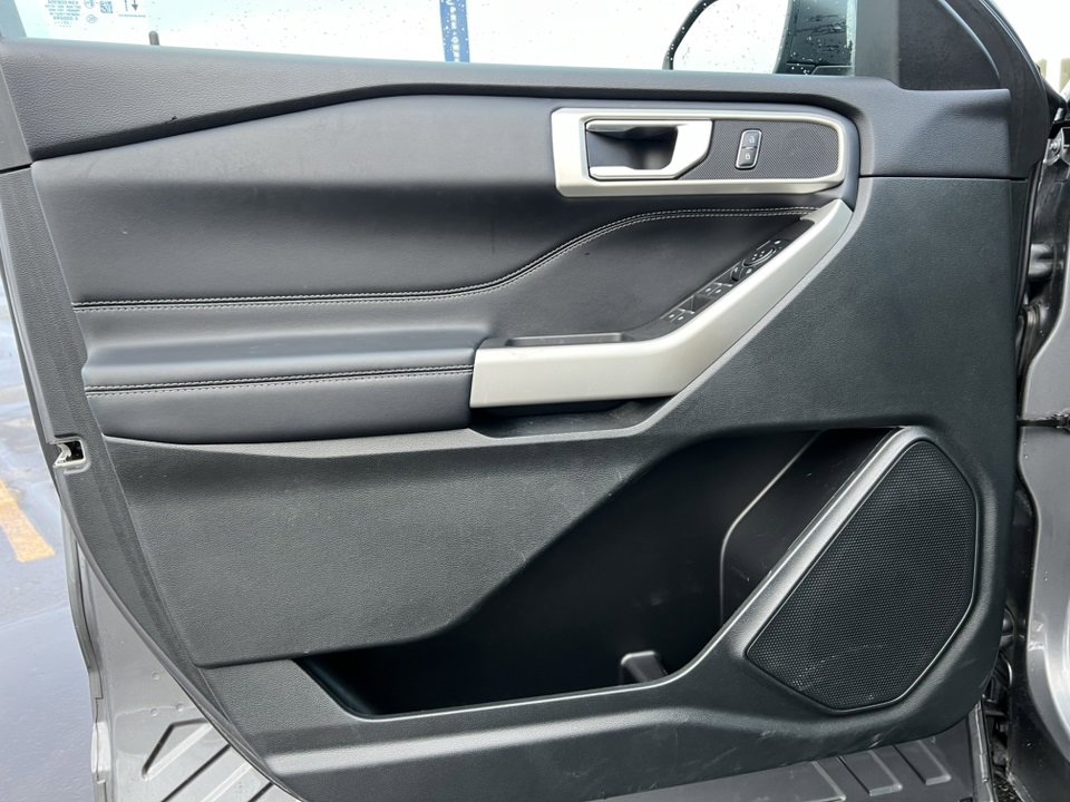 Certified 2023 Ford Explorer XLT w/ Equipment Group 202A image 16