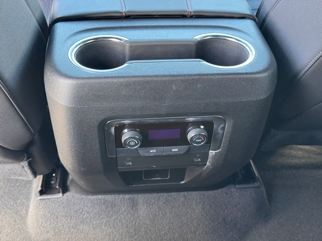 Used 2025 Chevrolet Suburban RST image 29