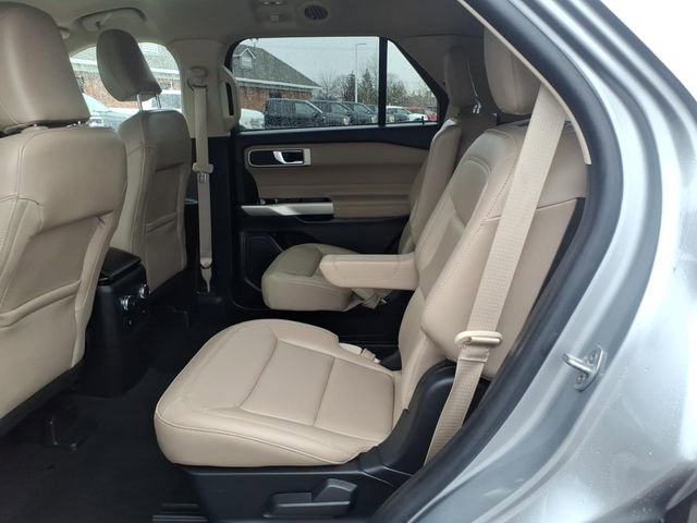 Certified 2022 Ford Explorer XLT w/ Equipment Group 202A image 11