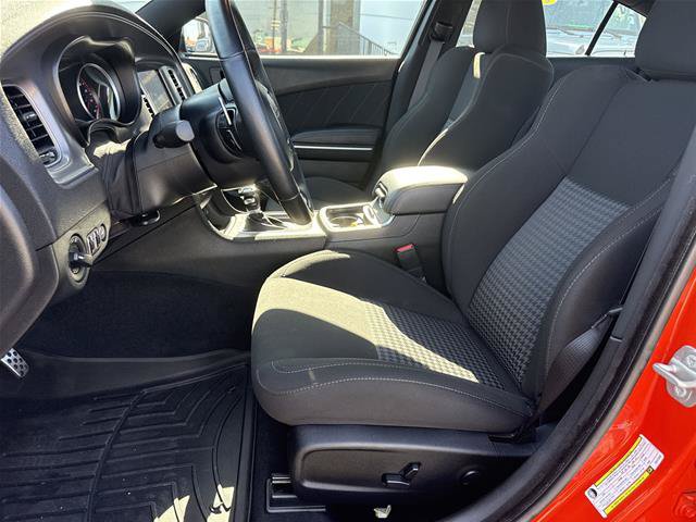 Used 2023 Dodge Charger R/T w/ Technology Group RWD image 3