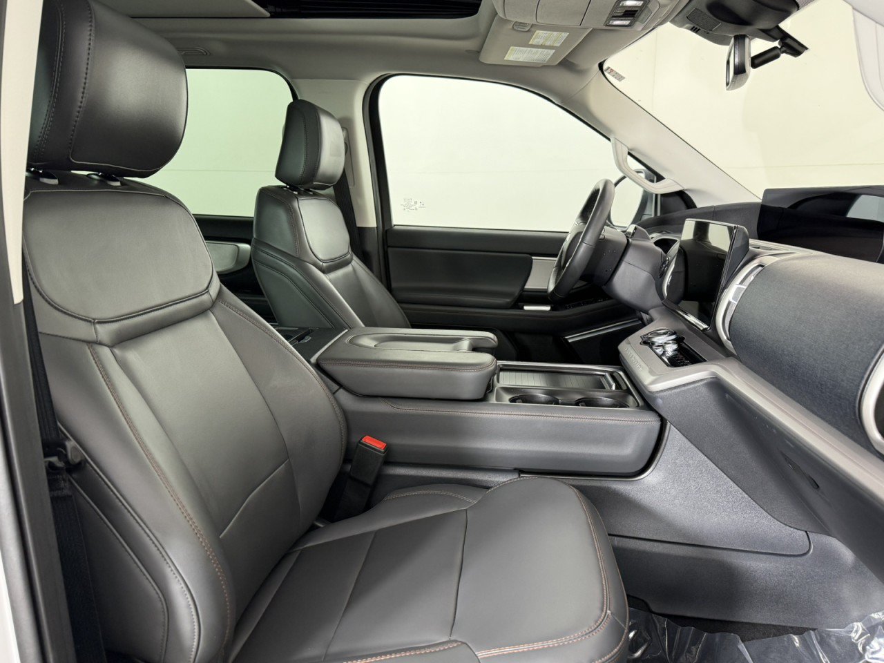 Certified 2025 Ford Expedition Active AWD/4WD image 10