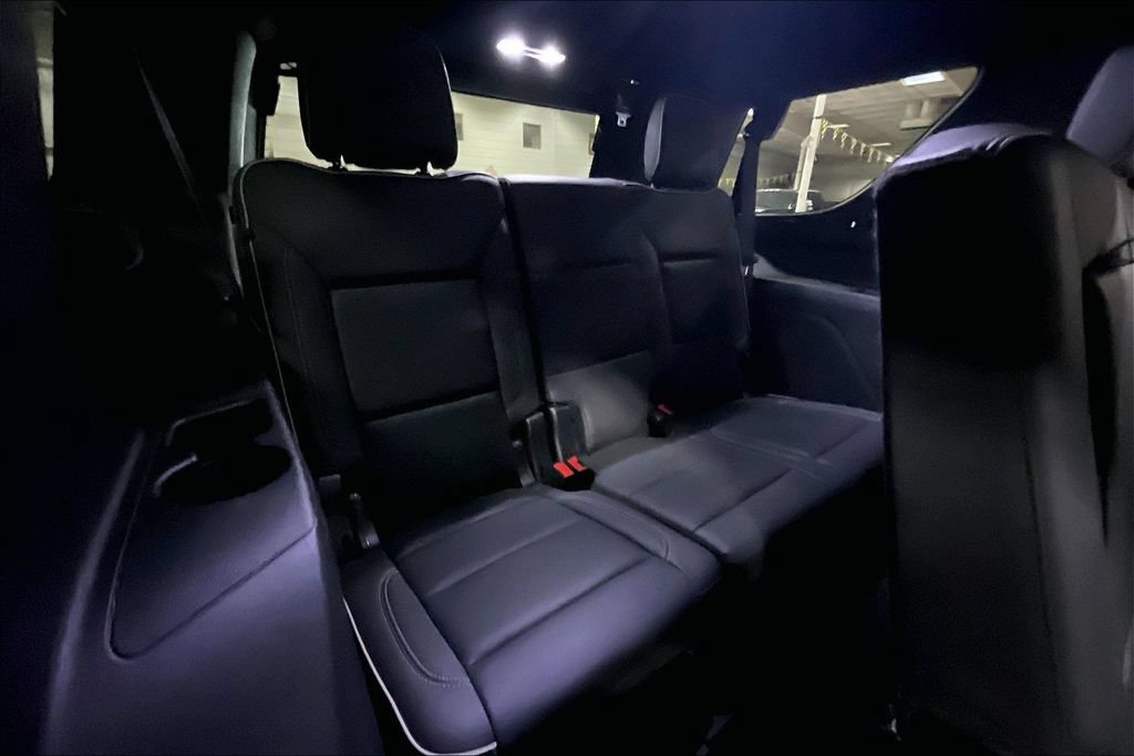 Used 2023 GMC Yukon SLT AWD/4WD image 26