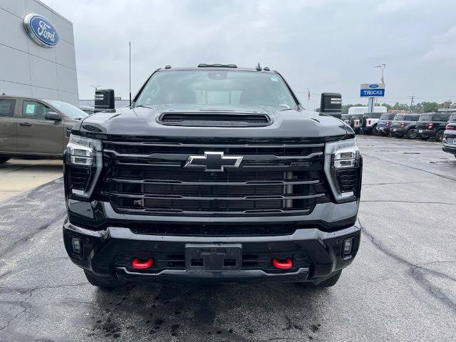 Used 2025 Chevrolet Silverado 2500 LT w/ Trail Boss Package AWD/4WD image 2