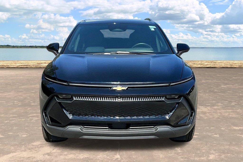 Used 2026 Chevrolet Equinox EV LT FWD image 2