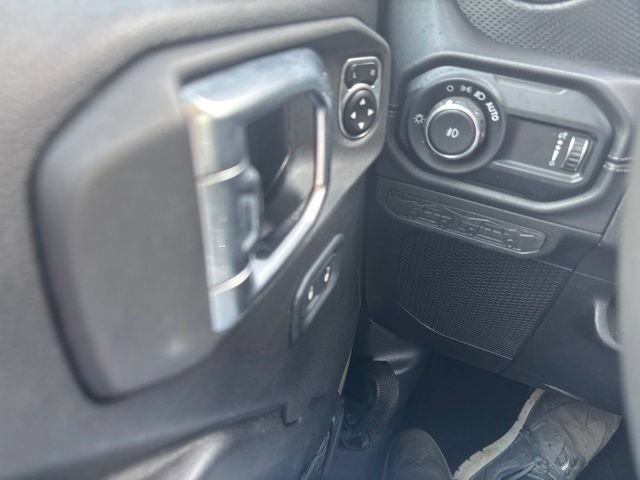 Used 2025 Jeep Wrangler Unlimited Rubicon AWD/4WD image 24